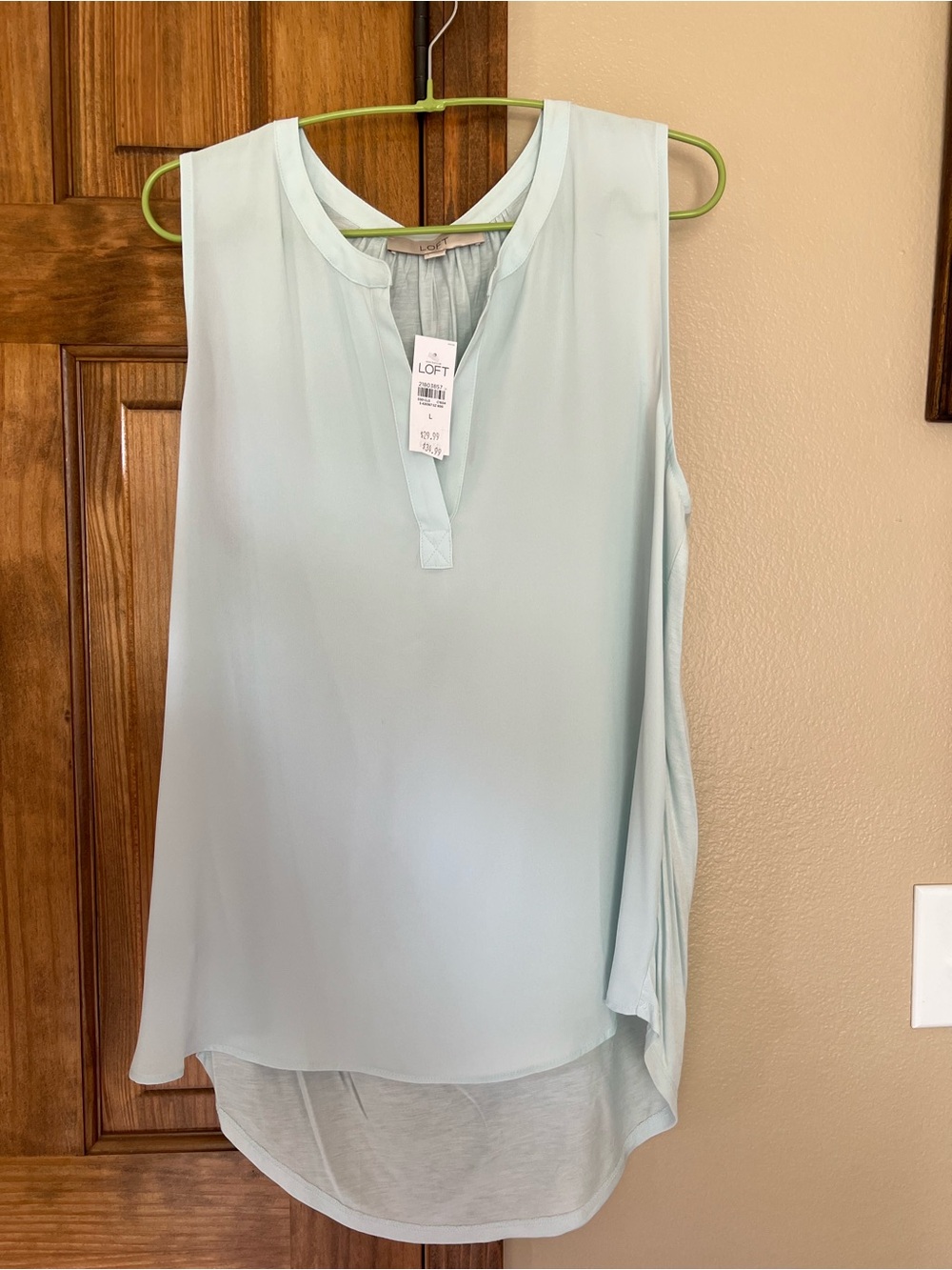 NWT LOFT Sleeveless Split-Neck Blouse in Pale Mint